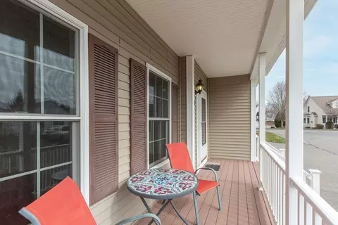 Exterior - 3 Blackford Ln #3, Epping, NH 03042 photo 2 of 10