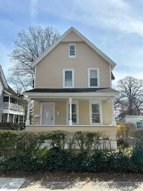 67 Alden St, Springfield, MA 01109