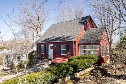 16 Beechwood Rd, Waltham, MA 02453