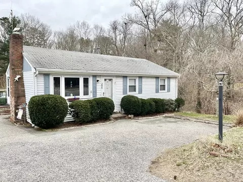 206 Samoset St, Plymouth, MA 02360