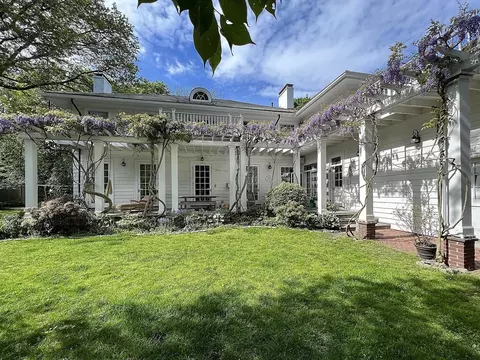 57 Hedge Rd, Brookline, MA 02445