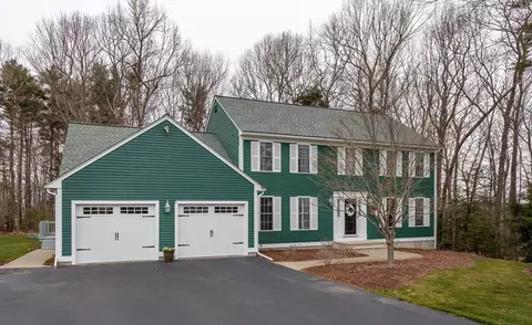 6 Old Salem Cir, Shrewsbury, MA 01545