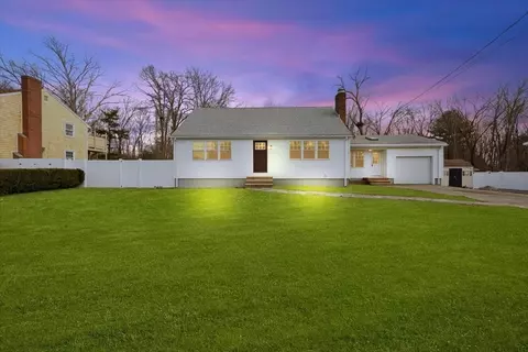 11 Wildwood Ave, Taunton, MA 02780