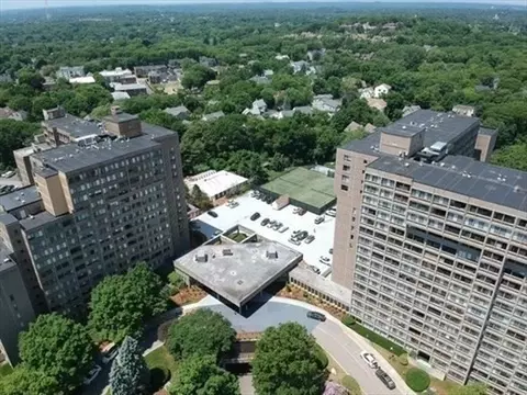 250 Hammond Pond Pkwy #1214N, Chestnut Hill, MA 02467