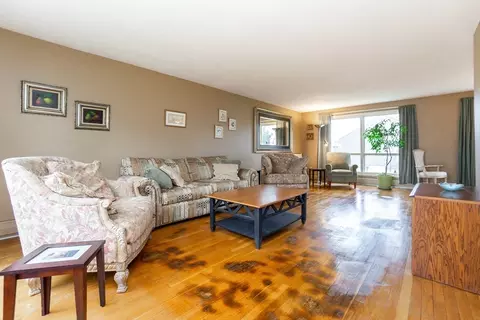 Living - 6 Leo Rd, Marblehead, MA 01945 photo 3 of 5