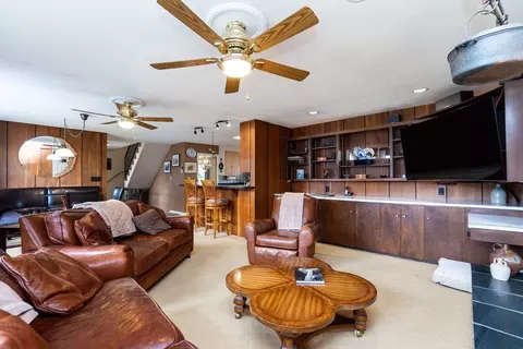 Living - 6 Leo Rd, Marblehead, MA 01945 photo 5 of 5