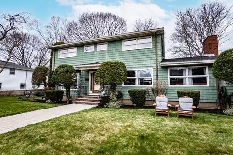 Exterior - 6 Leo Rd, Marblehead, MA 01945 photo 2 of 7