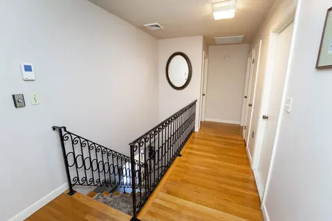 Entry Way - 6 Leo Rd, Marblehead, MA 01945 photo 2 of 2