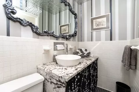 Bath - 6 Leo Rd, Marblehead, MA 01945 photo 1 of 5