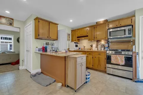 3 Appian Pl, Boston, MA 02128