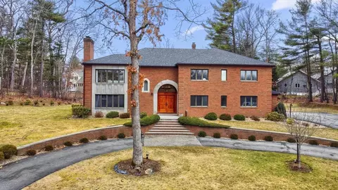 5 Crestwood Rd, North Reading, MA 01864