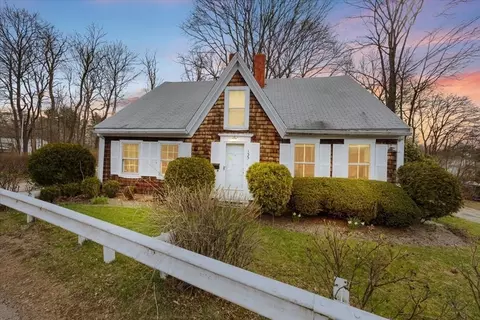 133-135 N Bedford St, East Bridgewater, MA 02333