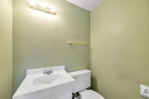 Bath - 116 Colorado St, Springfield, MA 01118 photo 2 of 2