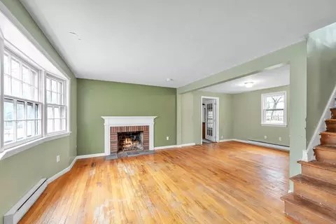 Living - 116 Colorado St, Springfield, MA 01118 photo 1 of 7