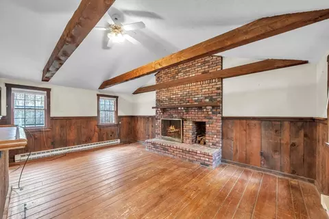 Living - 116 Colorado St, Springfield, MA 01118 photo 4 of 7