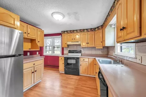 Kitchen - 116 Colorado St, Springfield, MA 01118 photo 2 of 3