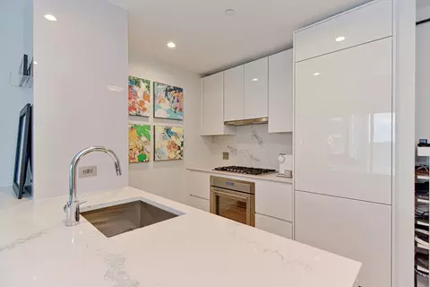 133 Seaport Blvd #1212, Boston, MA 02210
