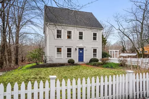 493 Beechwood St, Cohasset, MA 02025