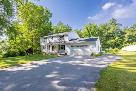 112 Old County Rd, Lancaster, MA 01523