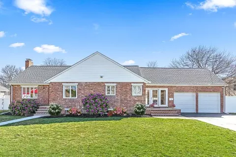 3 Girard Rd, Stoneham, MA 02180