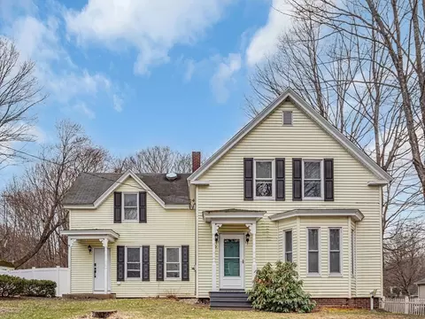 9 William St, Pepperell, MA 01463