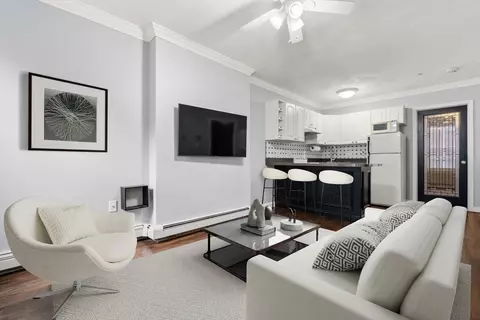 186 Salem St #3, Boston, MA 02113