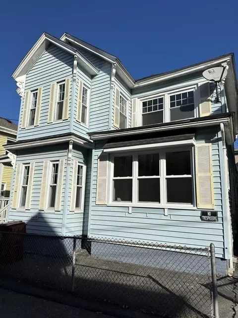 6 Rockdale Ave, Lowell, MA 01854
