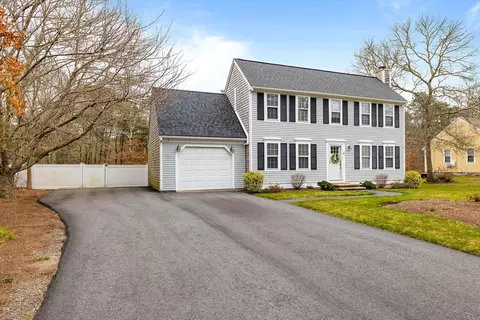 Exterior - 15 Carleton Dr, Mashpee, MA 02649 photo 3 of 8