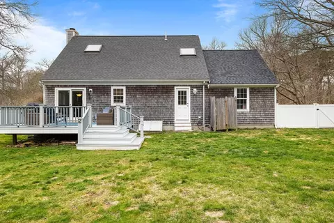Exterior - 15 Carleton Dr, Mashpee, MA 02649 photo 5 of 8