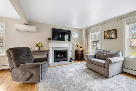 Living - 15 Carleton Dr, Mashpee, MA 02649 photo 3 of 5