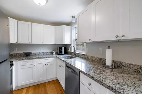 Kitchen - 15 Carleton Dr, Mashpee, MA 02649 photo 4 of 5