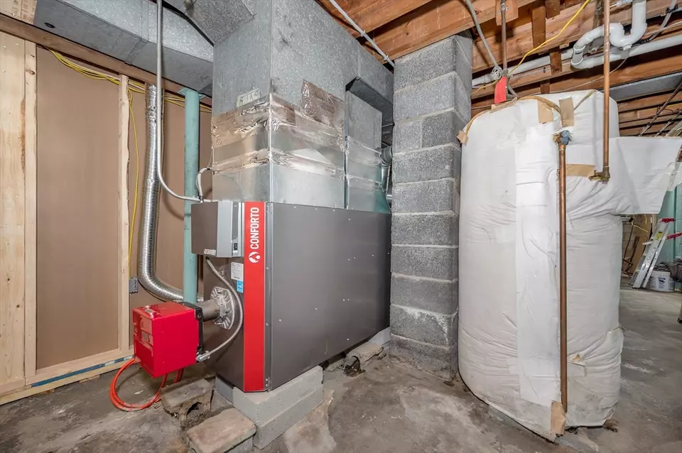 23 Paulette Ave, Dracut, MA 01826 34 Photos Movoto