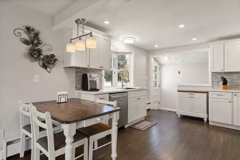 Kitchen - 49 Millbrook Rd, Beverly, MA 01915 photo 5 of 8