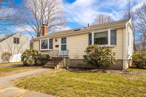 49 Millbrook Rd, Beverly, MA 01915