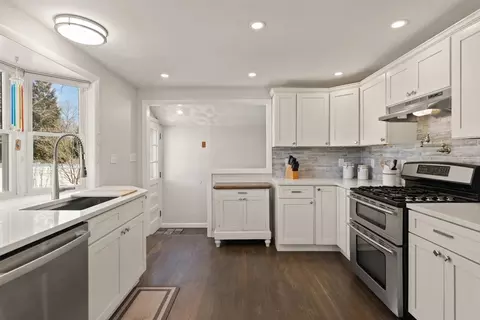 Kitchen - 49 Millbrook Rd, Beverly, MA 01915 photo 3 of 8