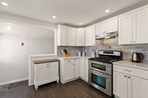 Kitchen - 49 Millbrook Rd, Beverly, MA 01915 photo 7 of 8