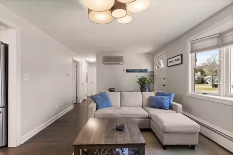 Living - 49 Millbrook Rd, Beverly, MA 01915 photo 3 of 5