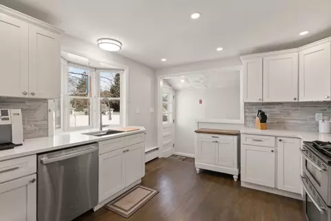 Kitchen - 49 Millbrook Rd, Beverly, MA 01915 photo 6 of 8