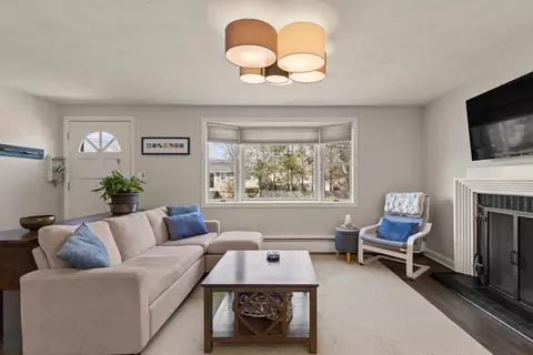 Living - 49 Millbrook Rd, Beverly, MA 01915 photo 2 of 5