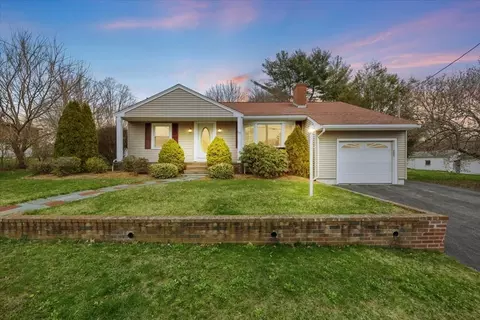 137 Briggs St, Taunton, MA 02780