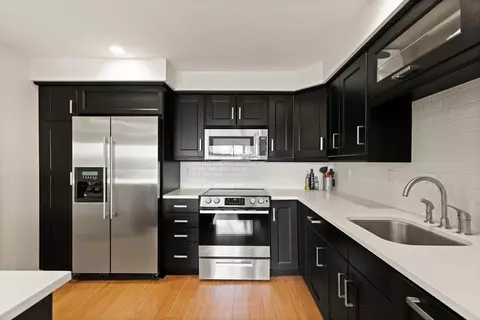 Kitchen - 1 Summit Dr #52, Reading, MA 01867 photo 5 of 8