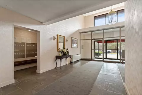 Entry Way - 1 Summit Dr #52, Reading, MA 01867 photo 1 of 2