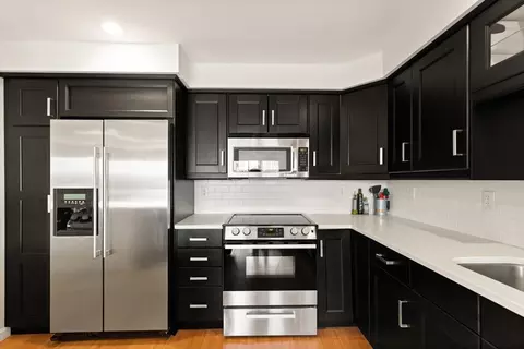 Kitchen - 1 Summit Dr #52, Reading, MA 01867 photo 7 of 8