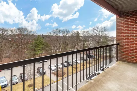Exterior - 1 Summit Dr #52, Reading, MA 01867 photo 7 of 9