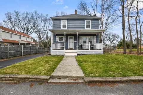 39 Brooks Pl, West Bridgewater, MA 02379