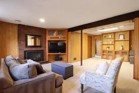 Living - 95 Pine St, Natick, MA 01760 photo 6 of 7