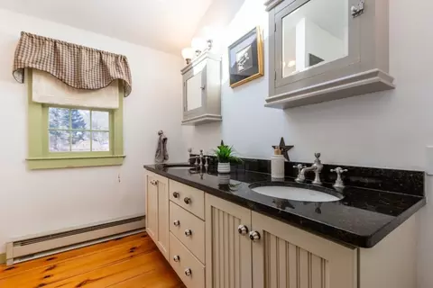 Bath - 107 Harvard Rd, Stow, MA 01775 photo 4 of 5