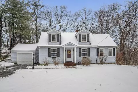17 Wildwood Rd, Andover, MA 01810