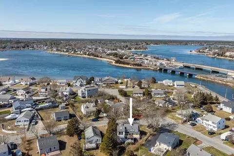 2 Bay Dr, Bourne, MA 02532 photo 2