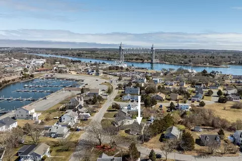 2 Bay Dr, Bourne, MA 02532 photo 3